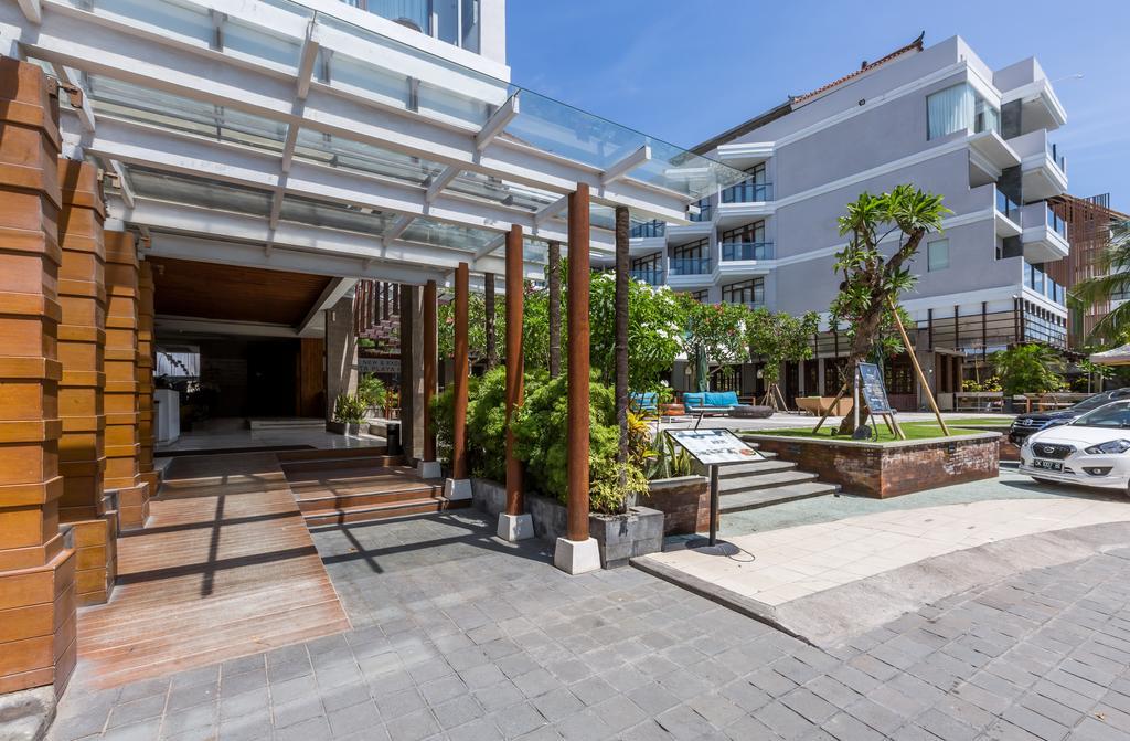 Wyndham Garden Kuta Beach Bali Экстерьер фото