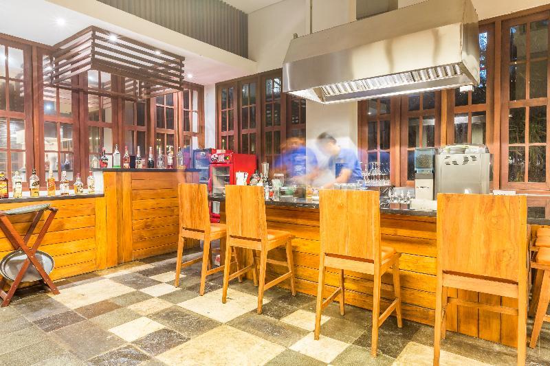 Wyndham Garden Kuta Beach Bali Экстерьер фото