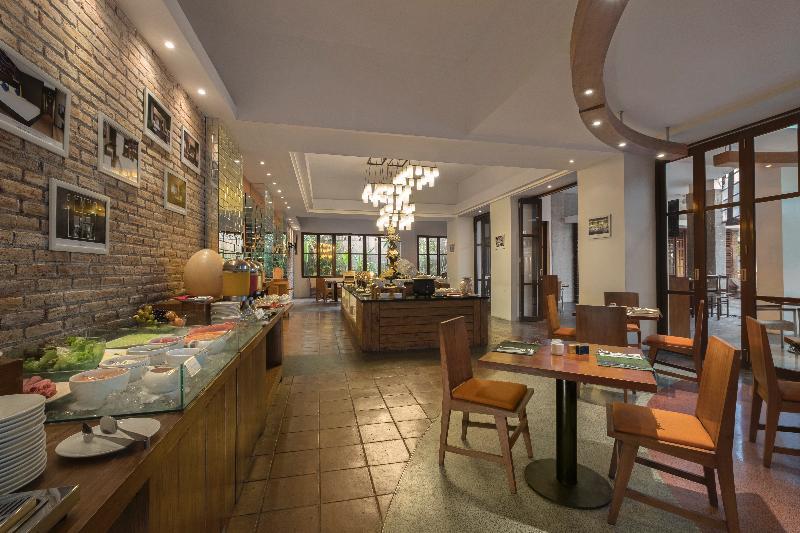 Wyndham Garden Kuta Beach Bali Экстерьер фото